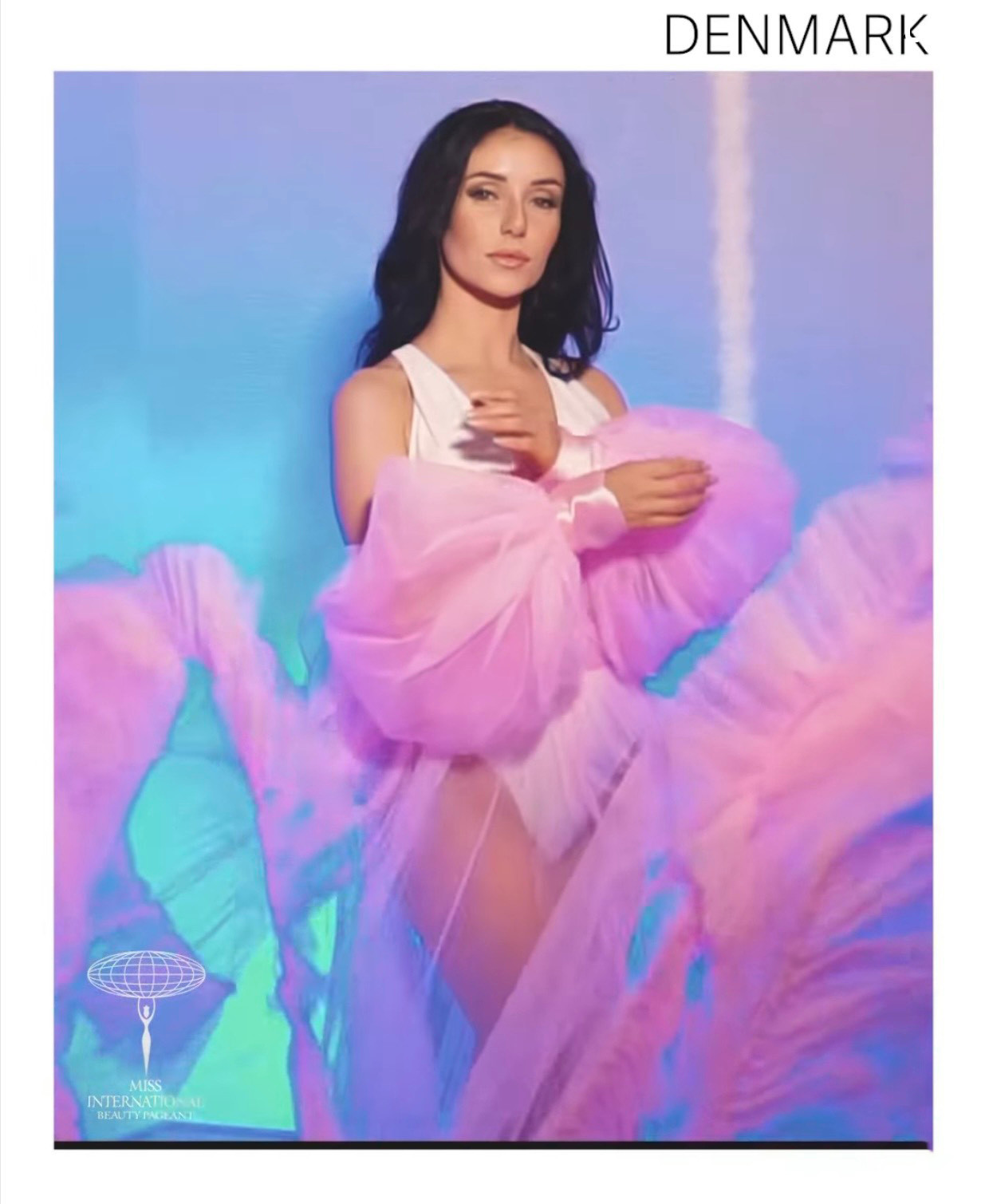 Quyết định này của ban tổ chức đang gây tranh cãi trên các diễn đàn sắc đẹp. Nhiều người cho rằng việc hủy bỏ phần thi áo tắm sẽ khiến đêm chung kết Hoa hậu Quốc tế trở nên nhàm chán.