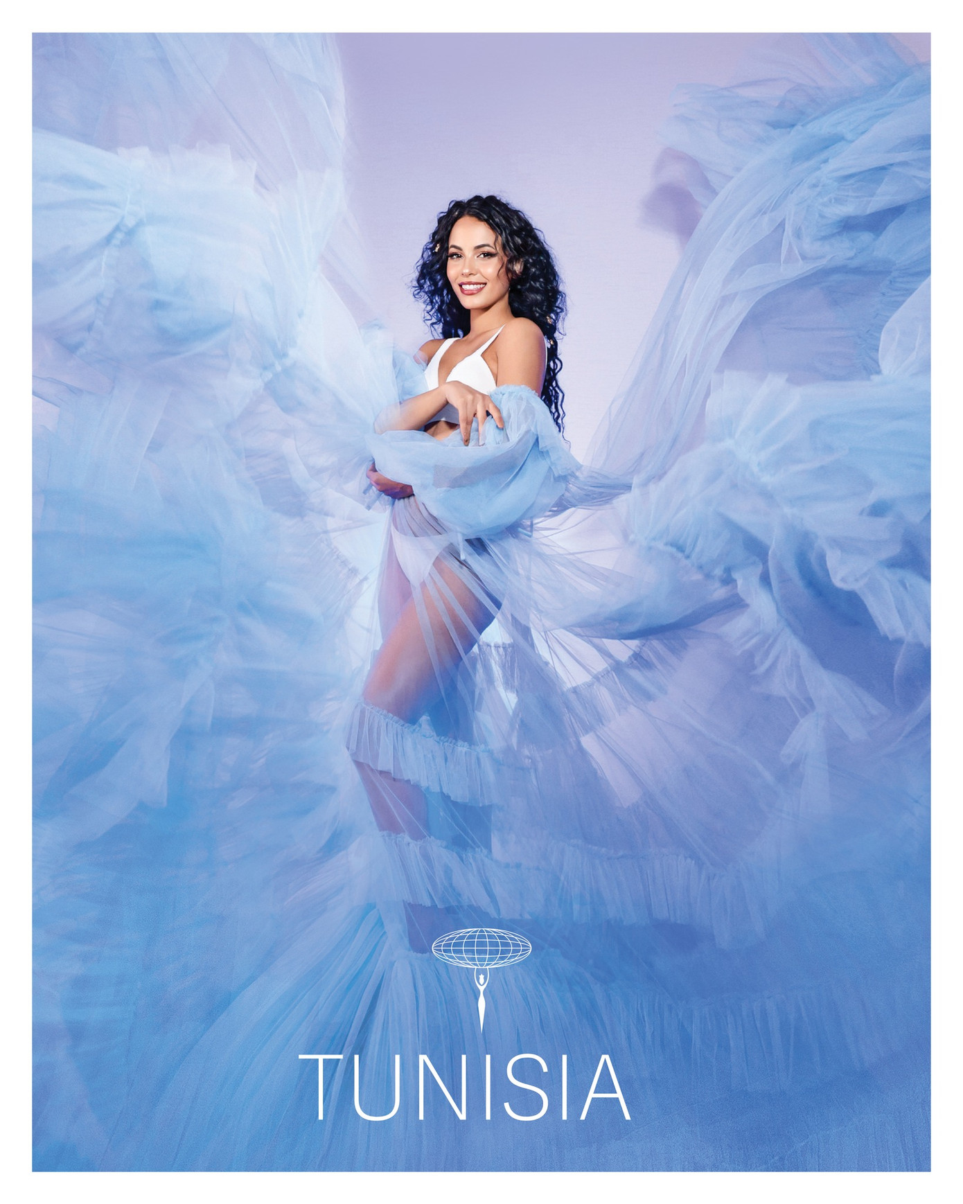 Đại diện Tunisia - Mariam Ben Abroug năm nay 27 tuổi. Sau khi thực tập với tư cách là nhà tâm lý học thần kinh tại Viện Thần kinh Quốc gia ở Tunisia, cô làm việc tại văn phòng tâm lý học tư nhân ở đất nước mình trước khi trở thành tiếp viên hàng không ở Các Tiểu vương quốc Ả Rập Thống nhất.