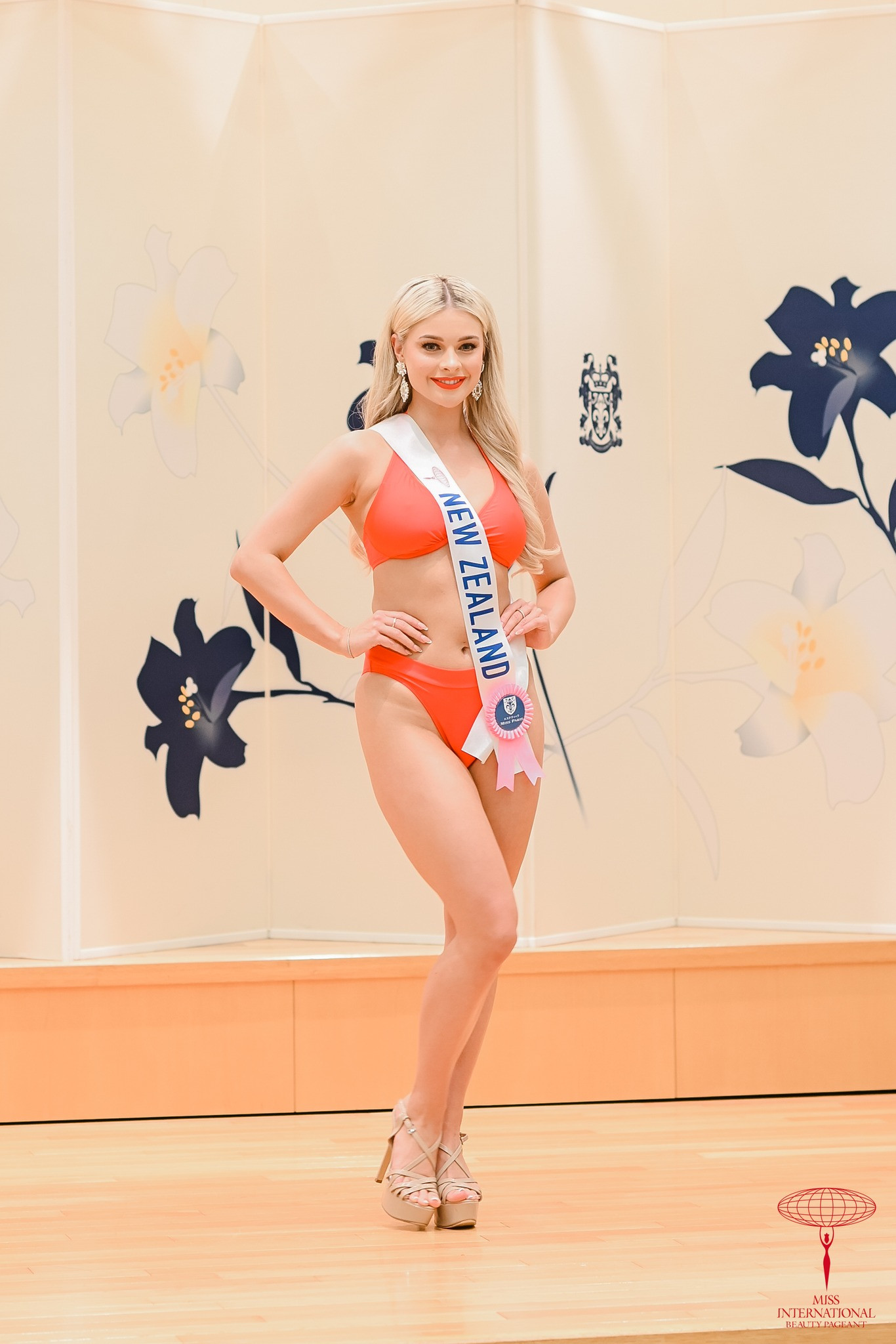 Các người đẹp Guatemala, Chile, New Zealand, Anh cũng được dự đoán sẽ làm nên chuyện. Chung kết Hoa hậu Quốc tế 2023 diễn ra vào lúc 16h giờ Việt Nam ngày 26/10. Đương kim Hoa hậu Quốc tế 2022 là người đẹp Jasmin Selberg đến từ Đức.