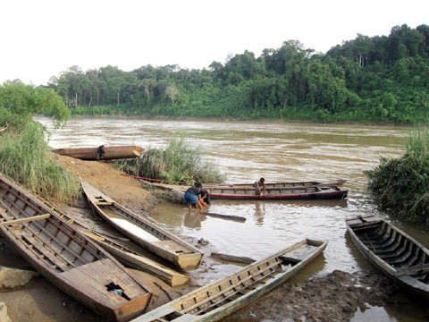 Bến sông Pô kô - điểm tập kết bè cuộc vượt biên ngày 20-5-2005