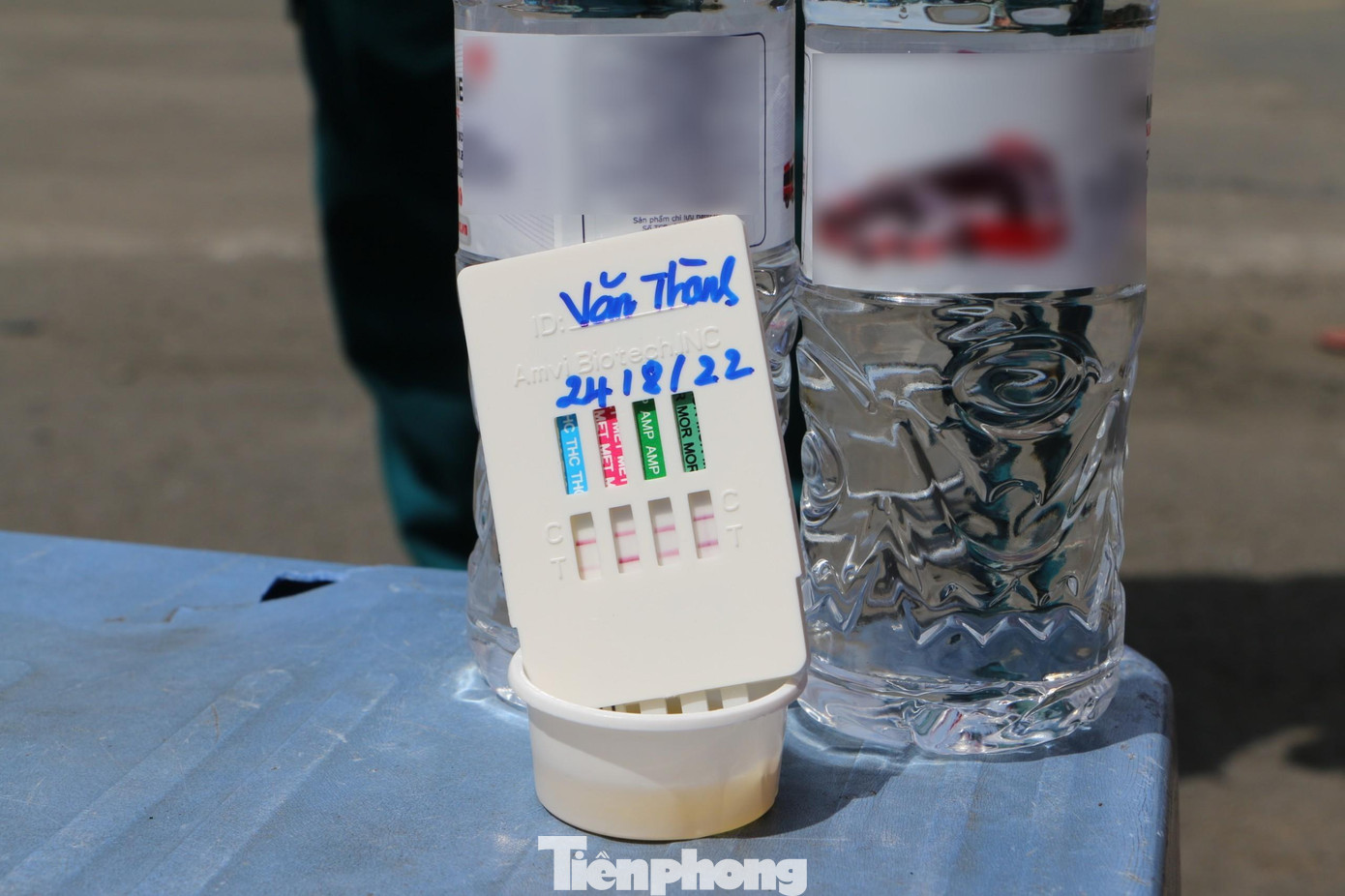 Lực lượng chức năng đã tiến hành kiểm tra nồng độ cồn với 14 tài xế điều khiển xe khách xuất bến tại bến xe Miền Đông, ngoài ra, còn kiểm tra ngẫu nhiên ma túy với 3 trường hợp.