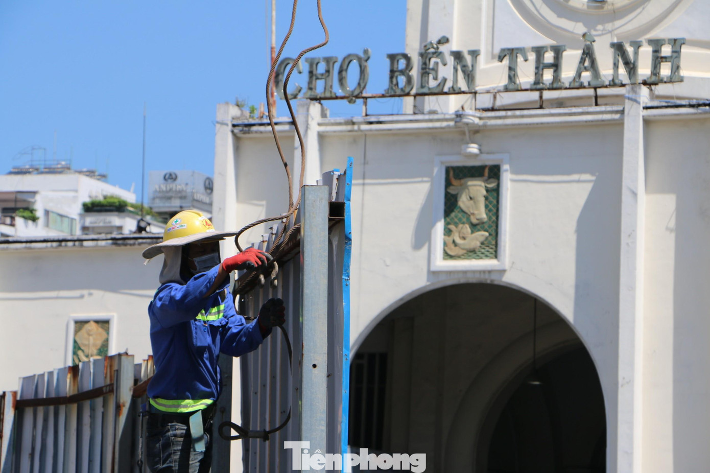 Theo đại diện Ban quản lý đường sắt đô thị TPHCM, tính đến nay, toàn dự án metro số 1 đã hoàn thành 91,81%. Trong đó, gói thầu số 1a: Xây dựng đoạn ngầm từ Nhà ga Bến Thành đến ga Nhà hát Thành phố, đã hoàn thành 96,80% tiến độ.