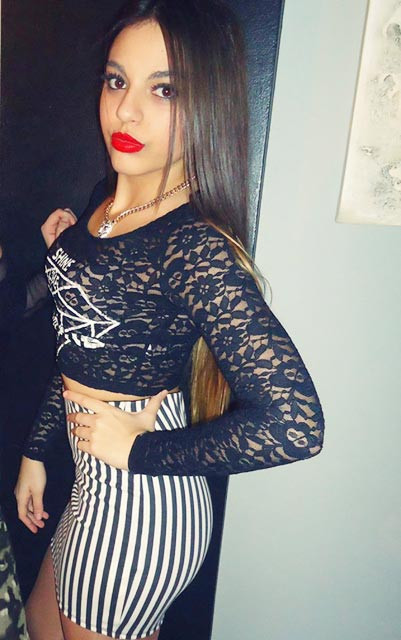 Ronaldo mê mệt những cô nàng siêu vòng 3 ảnh 1