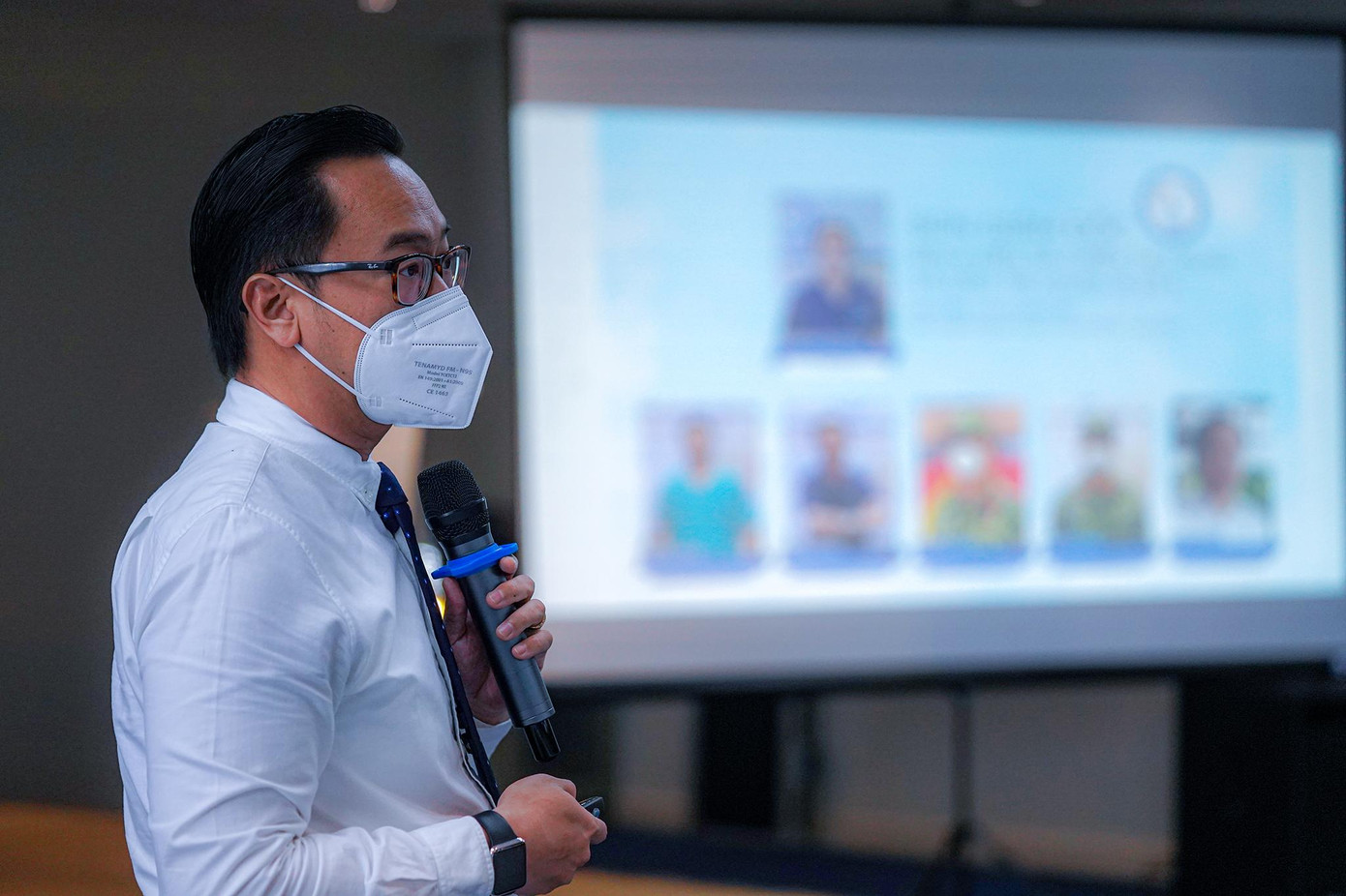 TS. BS Phan Minh Hoàng – Giám đốc BV Dã chiến thu dung điều trị COVID-19 số 6 chia sẻ về vai trò của bệnh viện dã chiến trong việc điều trị bệnh nhân COVID-19 tại Hội thảo TS. BS Phan Minh Hoàng – Giám đốc BV Dã chiến thu dung điều trị COVID-19 số 6 chia sẻ về vai trò của bệnh viện dã chiến trong việc điều trị bệnh nhân COVID-19 tại Hội thảo