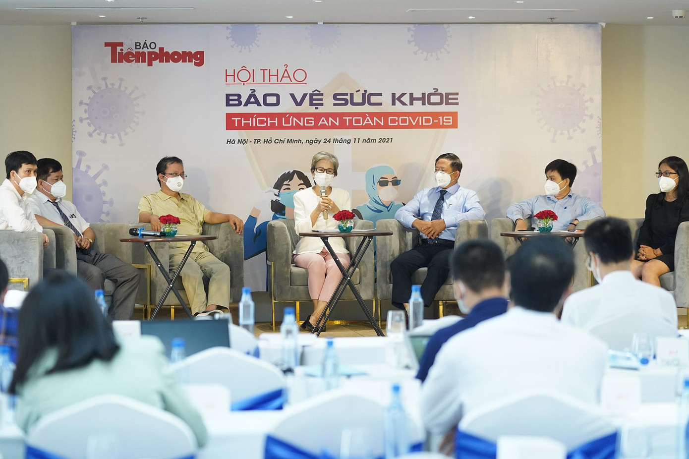 Các khách mời tham gia tọa đàm Các khách mời tham gia tọa đàm