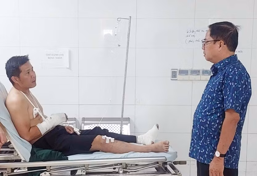 Tài xế xe khách đang điều trị tại Bệnh viện Đa khoa Bình Phước Tài xế xe khách đang điều trị tại Bệnh viện Đa khoa Bình Phước