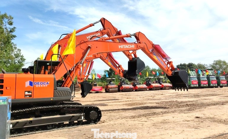 Đến tháng 11/2023, dự án được tái thi công trở lại. Việc khởi động lại dự án giúp hoàn thành các hạng mục đang thi công dở dang, góp phần nối tuyến đường đi qua trục Đông Nam bộ, kết nối Tây Nguyên và các tỉnh Đồng bằng Sông Cửu Long.