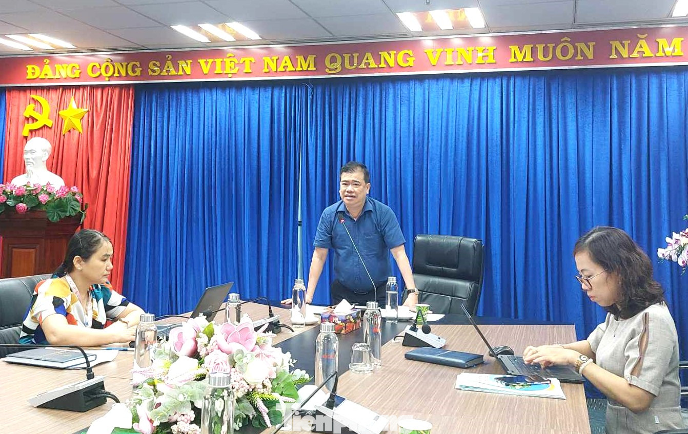 Giám đốc Sở Công Thương Bình Dương Nguyễn Thanh Toàn chủ trì buổi họp báo Giám đốc Sở Công Thương Bình Dương Nguyễn Thanh Toàn chủ trì buổi họp báo