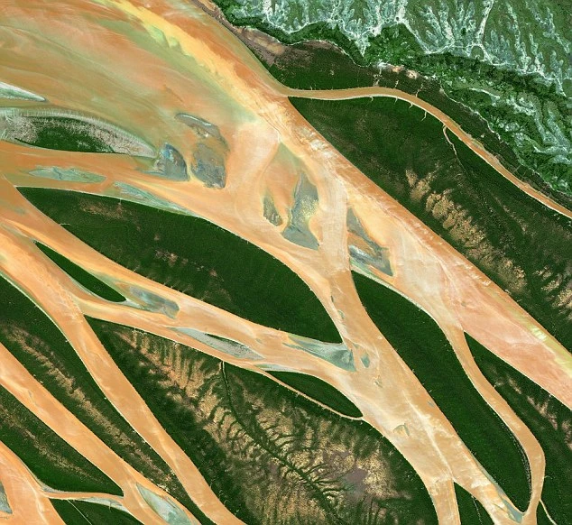 Cảnh Bombetoka, tây bắc Madagascar qua vệ tinh. Ảnh: DigitalGlobe
