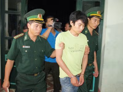 Nhiều thanh thiếu niên không hiểu pháp luật, đến khi gây án mới giật mình biết sợ, nhưng đã muộn (Trong ảnh: Sát nhân Lê Văn Luyện bị bắt)