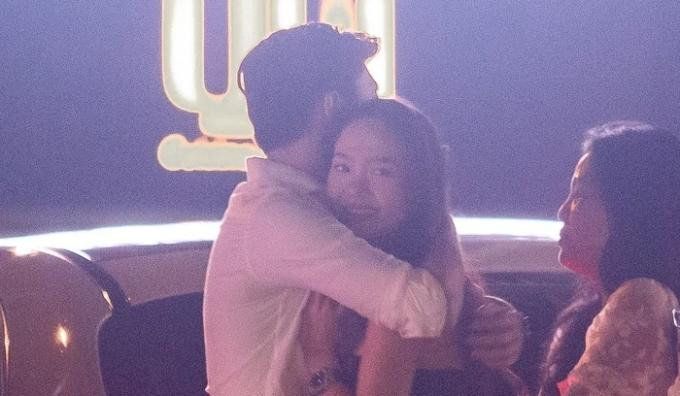 Hình ảnh hậu trường Quốc Trường ôm Minh Hằng