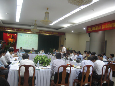 Tại cuộc họp với đoàn giám sát của Quốc hội ngày 23/4, lãnh đạo Đồng Nai tiếp tục đề nghị dừng hai dự án ĐN6&6A. Ảnh: Lý Hoa. Tại cuộc họp với đoàn giám sát của Quốc hội ngày 23/4, lãnh đạo Đồng Nai tiếp tục đề nghị dừng hai dự án ĐN6&6A. Ảnh: Lý Hoa.