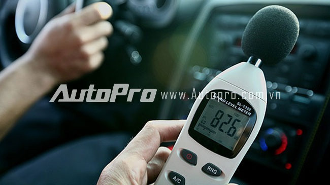 Sử dụng còi xe tràn lan như ở nước ta đã lên mức báo động cho sức khỏe và là nguyên nhân ức chế dẫn đến những cuộc ẩu đả sau va chạm giao thông 