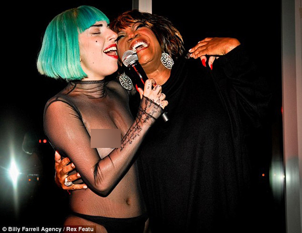 Nữ ca sĩ rất phấn khích vì được nhận giải thưởng Biểu tượng phong cách.