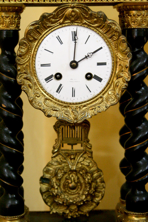 Chứa đựng nhiều họa tiết tinh tế