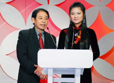 Cục trưởng Cục điện ảnh Lại Văn Sinh (trái). Ảnh: ST.. Cục trưởng Cục điện ảnh Lại Văn Sinh (trái). Ảnh: ST.