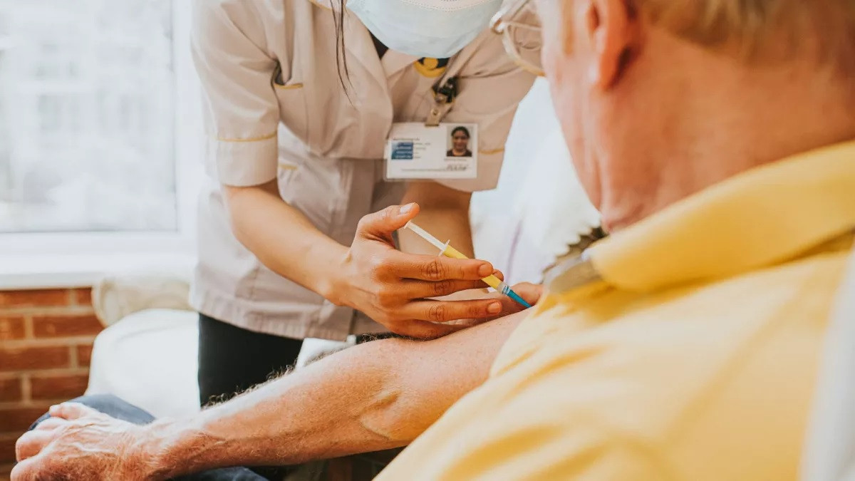 Tiêm vắc xin có thể ngăn ngừa và điệu trị bệnh mất trí nhớ Alzheimer