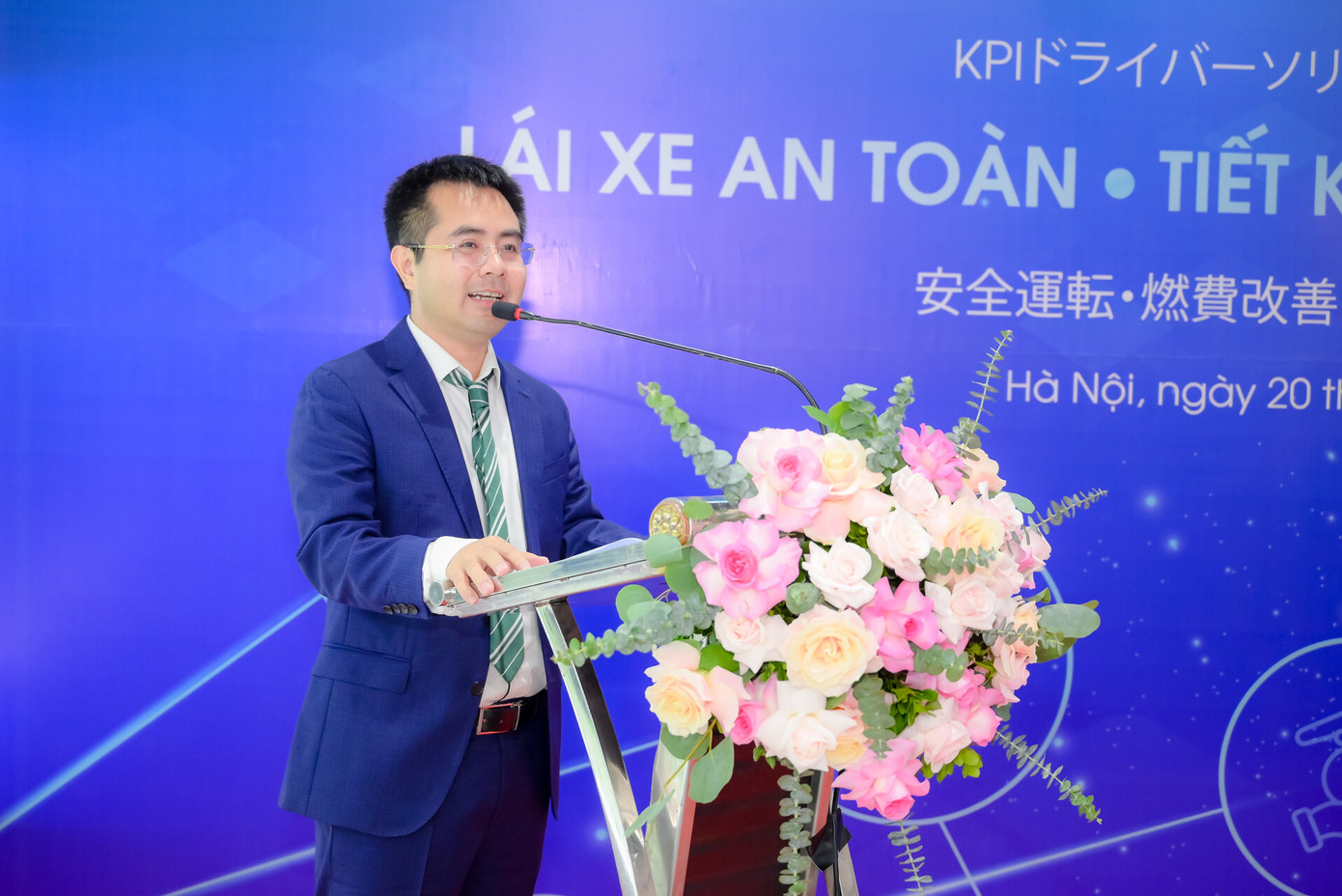 Ông Đào Thanh Anh - Chủ tịch BA GPS phát biểu khai mạc lễ chuyển giao giải pháp, giới thiệu về tập đoàn Yazaki và sơ lược về giải pháp KPI và những lợi ích khi triển khai tại Việt Nam. Ông Đào Thanh Anh - Chủ tịch BA GPS phát biểu khai mạc lễ chuyển giao giải pháp, giới thiệu về tập đoàn Yazaki và sơ lược về giải pháp KPI và những lợi ích khi triển khai tại Việt Nam.