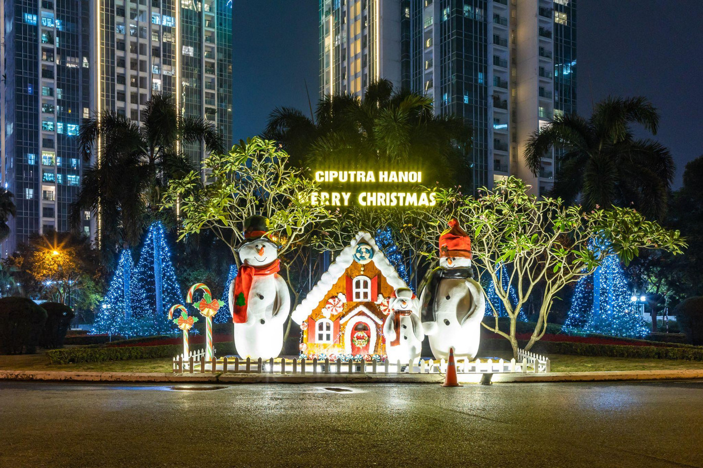 Một góc trang trí Giáng sinh tại Khu đô thị Ciputra Hanoi Một góc trang trí Giáng sinh tại Khu đô thị Ciputra Hanoi