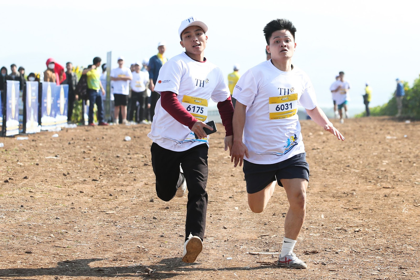 Chạy để thể hiện bản lĩnh, chạy để trưởng thành và chạy để tỏa sáng chính là cách mà các bạn trẻ Việt Nam thể hiện cá tính của mình.