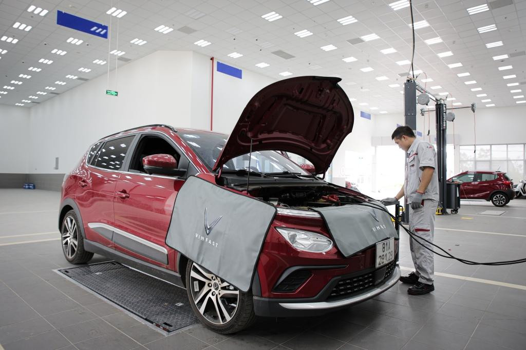 Xưởng dịch vụ tại showroom VinFast 3S Gia Lai với trang thiết bị hiện đại.