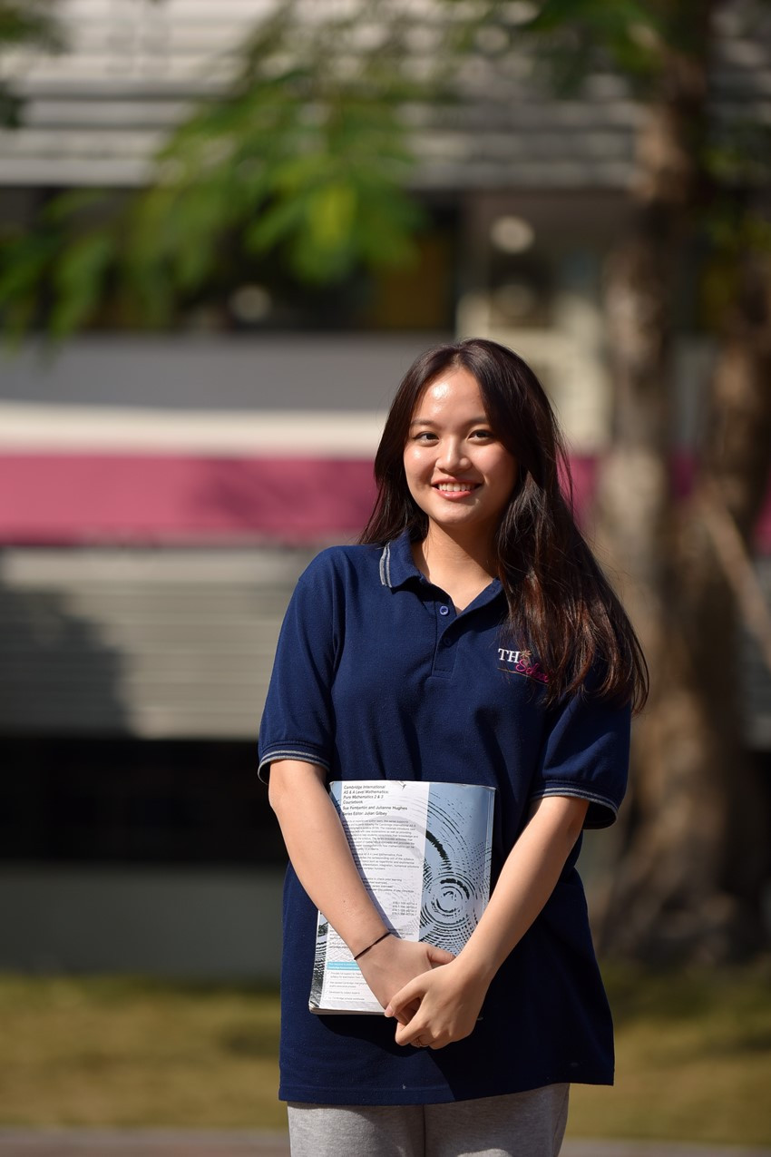 Vừa ôn thi, vừa tham gia đội tuyển đại diện cho Việt Nam tại giải tranh biện quốc tế, em Nguyễn Hoàng Khánh Chi đã xuất sắc thành công tại cả hai vai trò của mình.