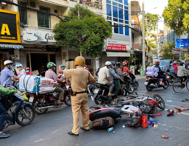 Hiện nay mô tô, xe gắn máy vẫn là nguồn phương tiện vận tải cơ giới chủ yếu và là nguồn gây tai nạn lớn nhất tại Việt Nam.