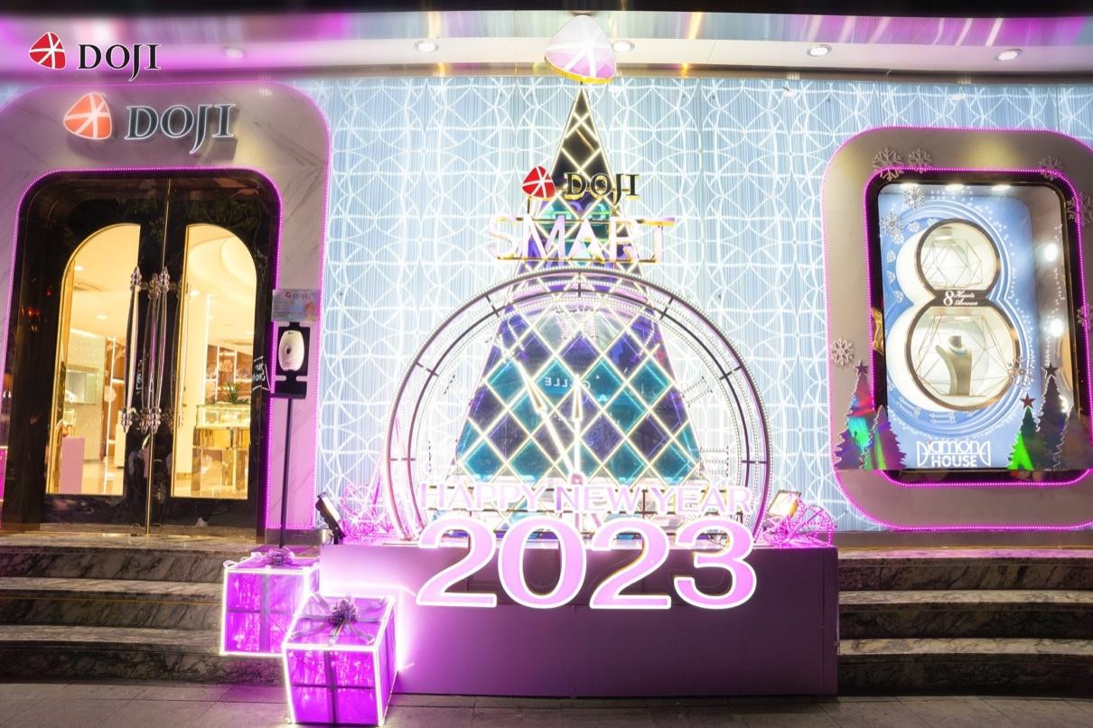 DOJI Smart số 22B Hai Bà Trưng – Hà Nội lên đèn lung linh mừng mùa Noel 2022 ấm áp DOJI Smart số 22B Hai Bà Trưng – Hà Nội lên đèn lung linh mừng mùa Noel 2022 ấm áp