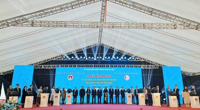 Các đại biểu tham dự lễ ký kết hợp tác giữa các cơ sở giáo dục nghề nghiệp và doanh nghiệp