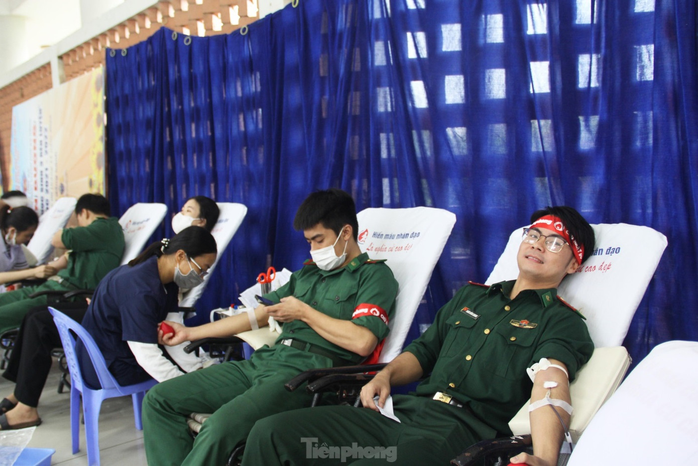 Chi đoàn Trạm Biên phòng Cửa khẩu Cảng Tiên Sa đã có mặt tại Thành Đoàn Đà Nẵng để tham gia Chủ nhật Đỏ Chi đoàn Trạm Biên phòng Cửa khẩu Cảng Tiên Sa đã có mặt tại Thành Đoàn Đà Nẵng để tham gia Chủ nhật Đỏ