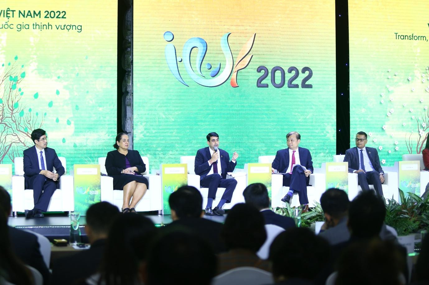 Ông Peeyush Sharma, Giám đốc điều hành, Công ty TNHH Nước giải khát Coca-Cola Việt Nam chia sẻ tại Diễn đàn Doanh nghiệp Phát triển bền vững Việt Nam 2022 Ông Peeyush Sharma, Giám đốc điều hành, Công ty TNHH Nước giải khát Coca-Cola Việt Nam chia sẻ tại Diễn đàn Doanh nghiệp Phát triển bền vững Việt Nam 2022