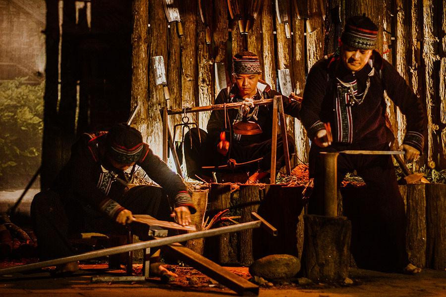 Show diễn thực cảnh Sa Pa lặng lẽ yêu - The Mong Show diễn ra trong ngày 20-21/12 là sản phẩm du lịch đặc sắc trong Lễ hội mùa đông Sa Pa. Show diễn thực cảnh Sa Pa lặng lẽ yêu - The Mong Show diễn ra trong ngày 20-21/12 là sản phẩm du lịch đặc sắc trong Lễ hội mùa đông Sa Pa.