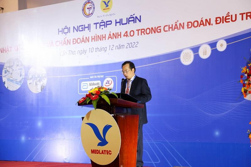 PGS.TS Nguyễn Trung Kiên - Hiệu trưởng trường đại học Y Dược Cần Thơ phát biểu tại hội nghị PGS.TS Nguyễn Trung Kiên - Hiệu trưởng trường đại học Y Dược Cần Thơ phát biểu tại hội nghị