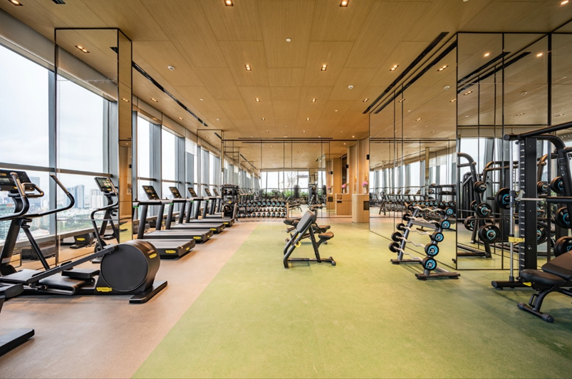 Phòng tập gym với trang thiết bị hiện đại tại The Marq.