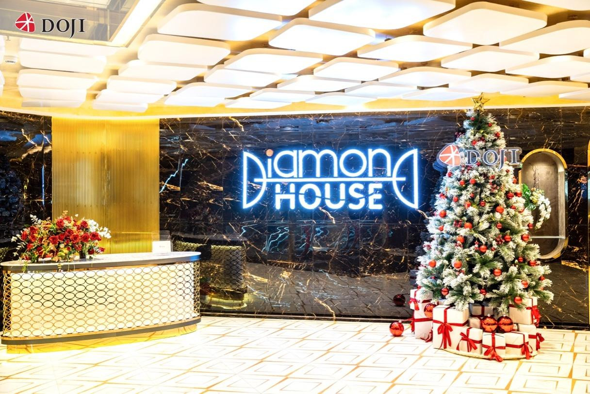 Không khí Giáng sinh ấm áp tại sảnh Diamond House – Tầng 3 DOJI Tower Hà Nội Không khí Giáng sinh ấm áp tại sảnh Diamond House – Tầng 3 DOJI Tower Hà Nội