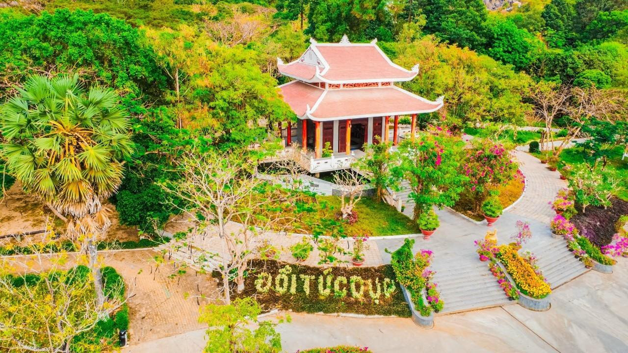 Tức Dụp vào xuân Tức Dụp vào xuân