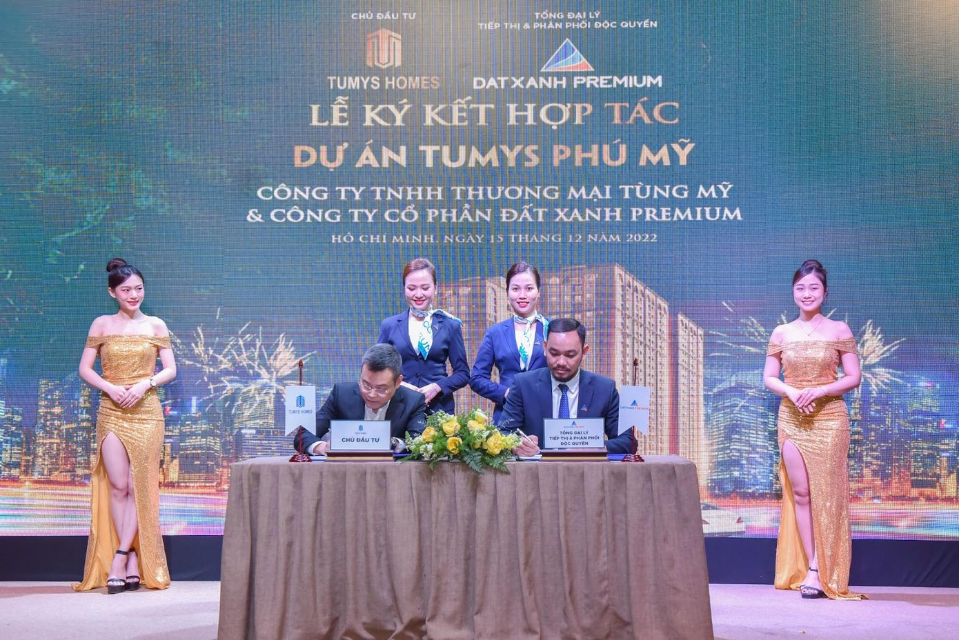 Khoảnh khắc ký kết hợp tác giữa CĐT Tùng Mỹ và Dat Xanh Premium