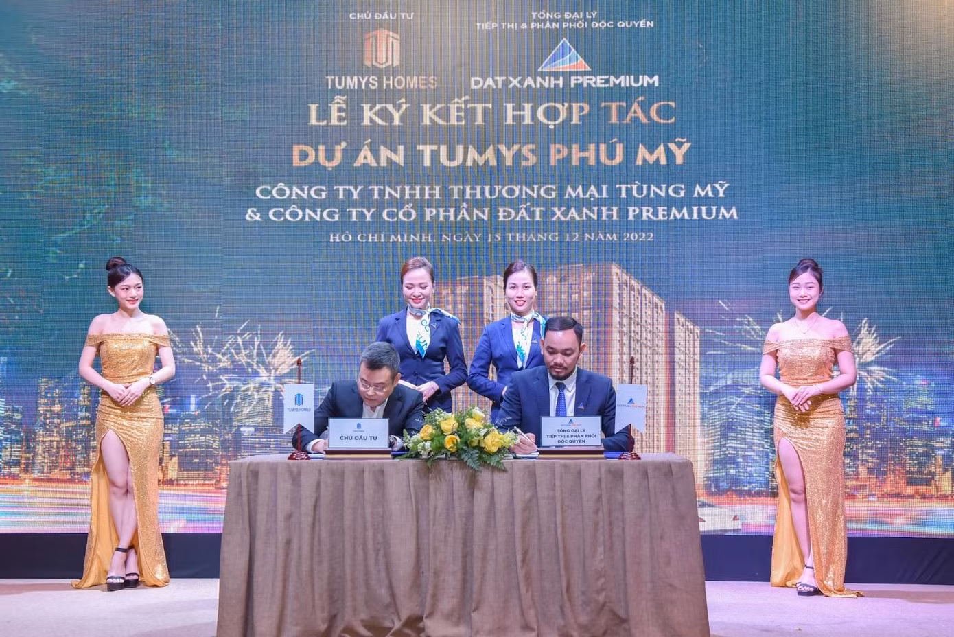 Khoảnh khắc ký kết hợp tác giữa CĐT Tùng Mỹ và Dat Xanh Premium Khoảnh khắc ký kết hợp tác giữa CĐT Tùng Mỹ và Dat Xanh Premium