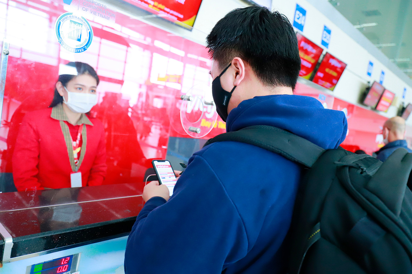 Hành khách làm thủ tục bay với Vietjet trong dịp cuối năm (ảnh: T.H) Hành khách làm thủ tục bay với Vietjet trong dịp cuối năm (ảnh: T.H)