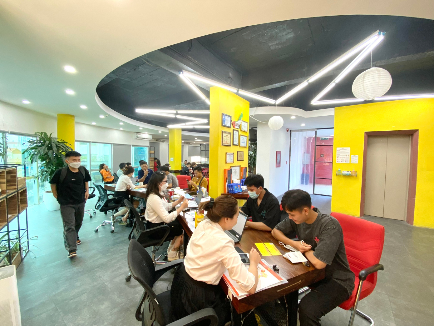 Bạn Vũ Anh Ngọc đang làm thủ tục tại Aptech 285 Đội Cấn