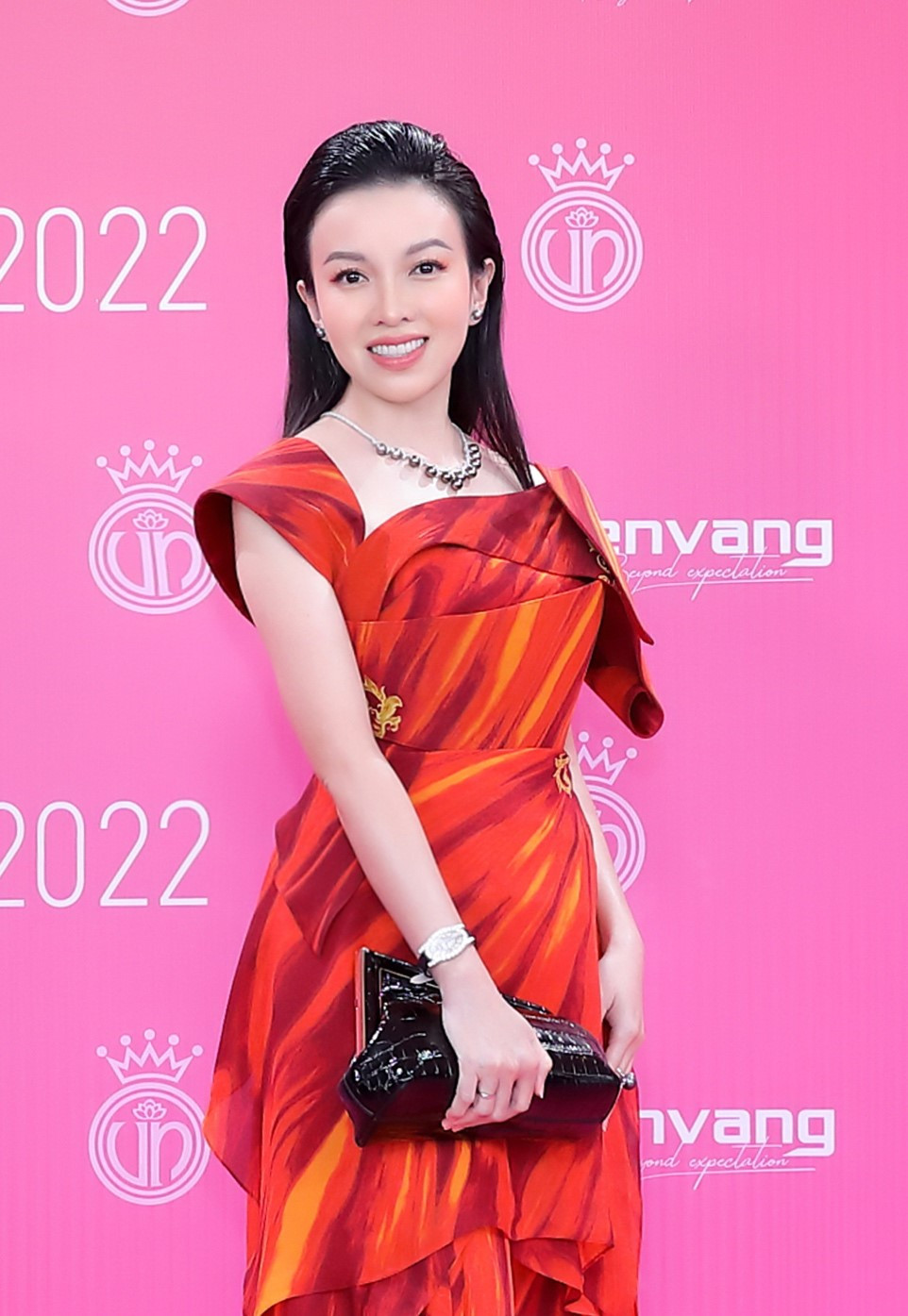 Bà Bùi Thị Mỹ Cảnh là người đứng sau loạt tuyệt tác vương miện của năm 2022