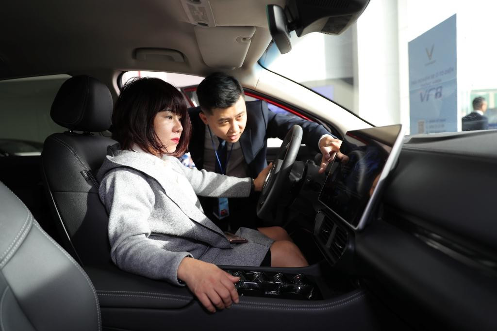 Các tính năng thông minh trên VF 8 được nhiều khách hàng quan tâm tìm hiểu.