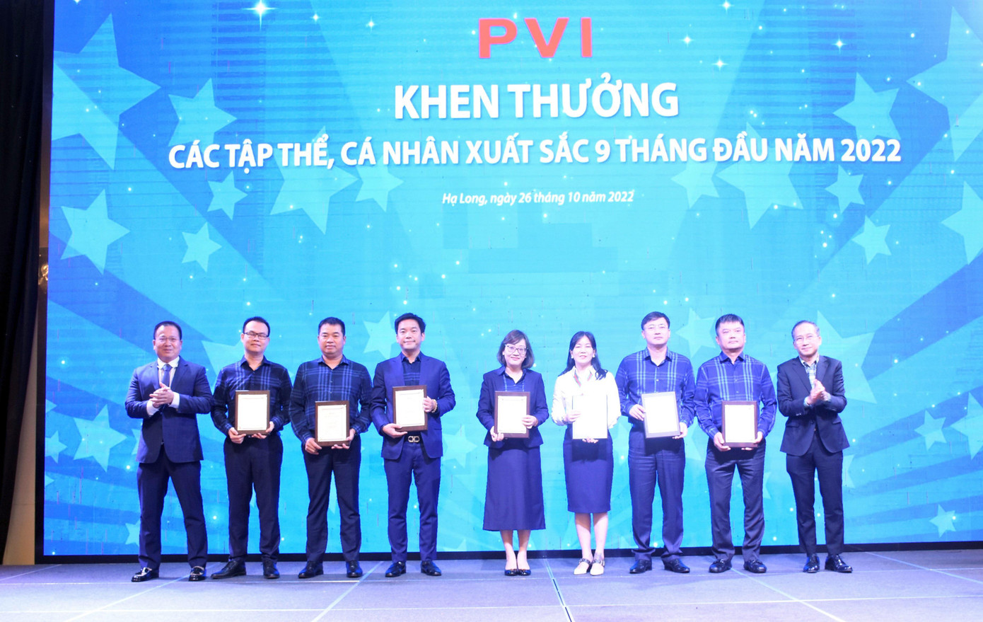 Khen thưởng các Ban, Đơn vị có thành tích xuất sắc Khen thưởng các Ban, Đơn vị có thành tích xuất sắc
