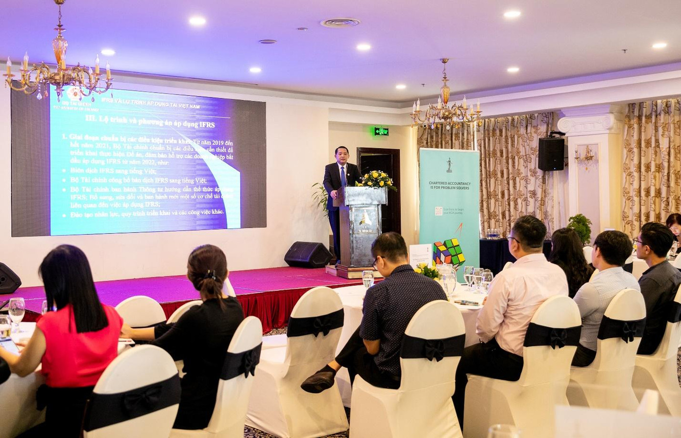 Ông Trịnh Đức Vinh, Phó cục trưởng, Cục Quản lý, giám sát Kế toán, Kiểm toán - Bộ tài chính cập nhật về tiến độ triển khai áp dụng IFRS tại Việt Nam và định hướng trong thời gian tới