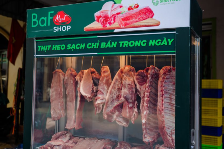 Đây là BaF Meat Shop – Mô hình xe bán thịt sạch tiện lợi đặt tại các khu dân cư, gần các chợ truyền thống, thuộc chuỗi thực phẩm sạch của công ty SIBA Food.