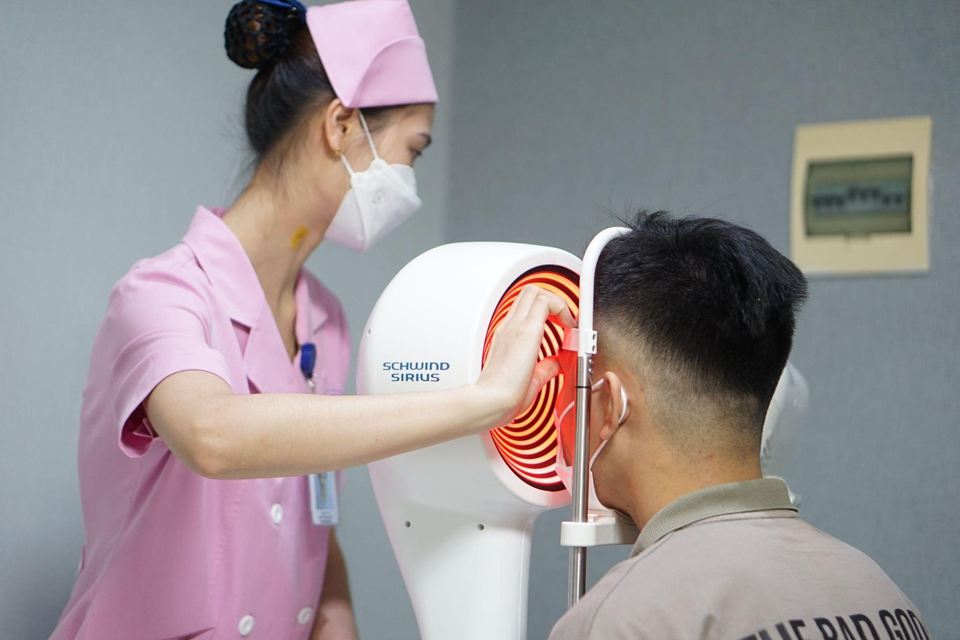 Phẫu thuật ReLEx SMILE giúp bệnh nhân tiết kiệm thời gian hơn rất nhiều so với các phương pháp khác