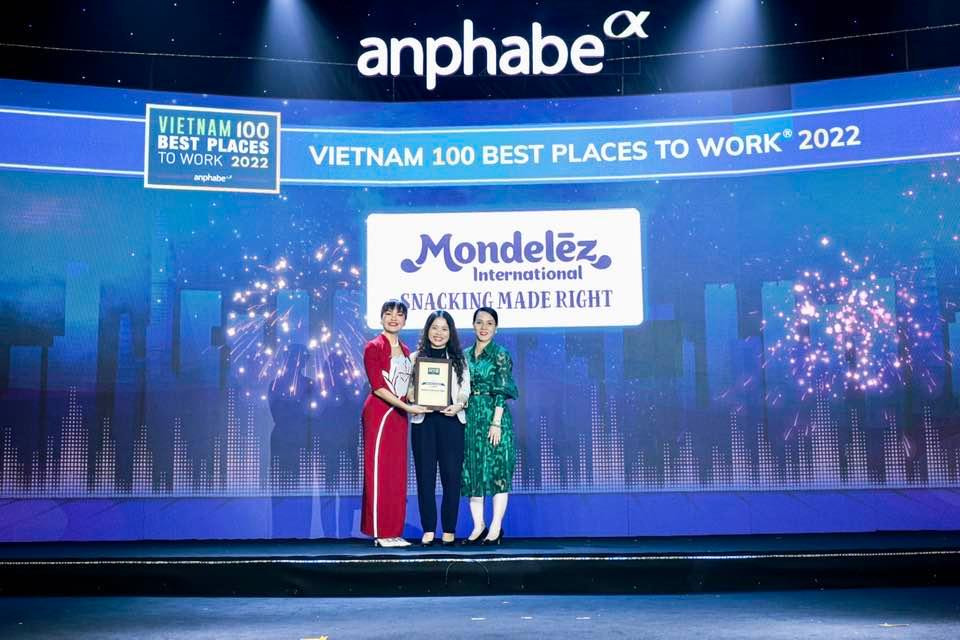 Bà Trần Ngọc Liên- Giám Đốc Nhân Sự Công ty Mondelez Kinh Do nhận giải 100 nơi làm việc tốt nhất VN 2022