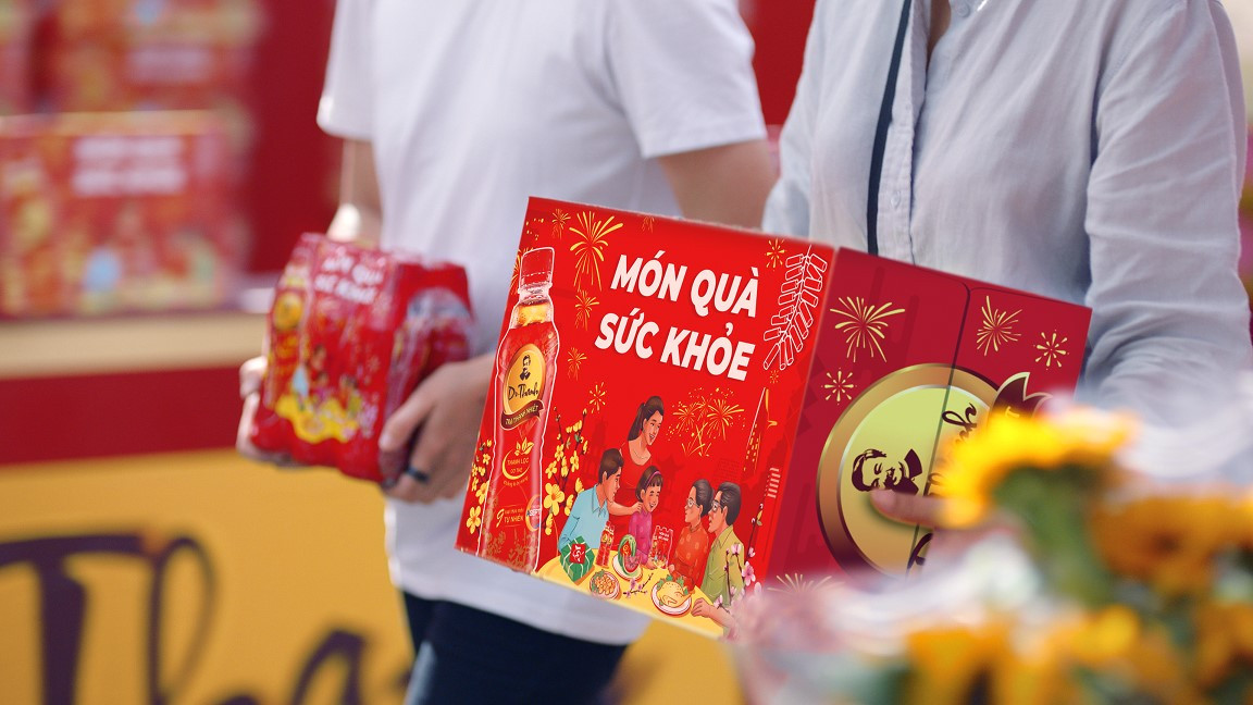 Trà Dr Thanh, món quà sức khỏe được hàng triệu người lựa chọn trao tặng trong ngày Tết.