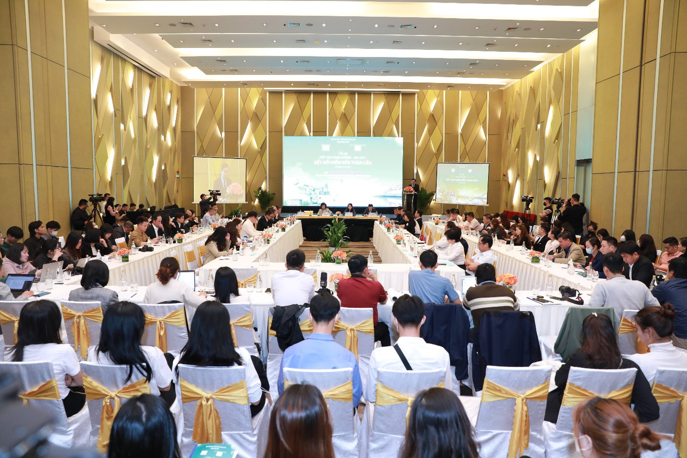 Toàn cảnh Hội thảo Hợp tác hàng không – du lịch Toàn cảnh Hội thảo Hợp tác hàng không – du lịch