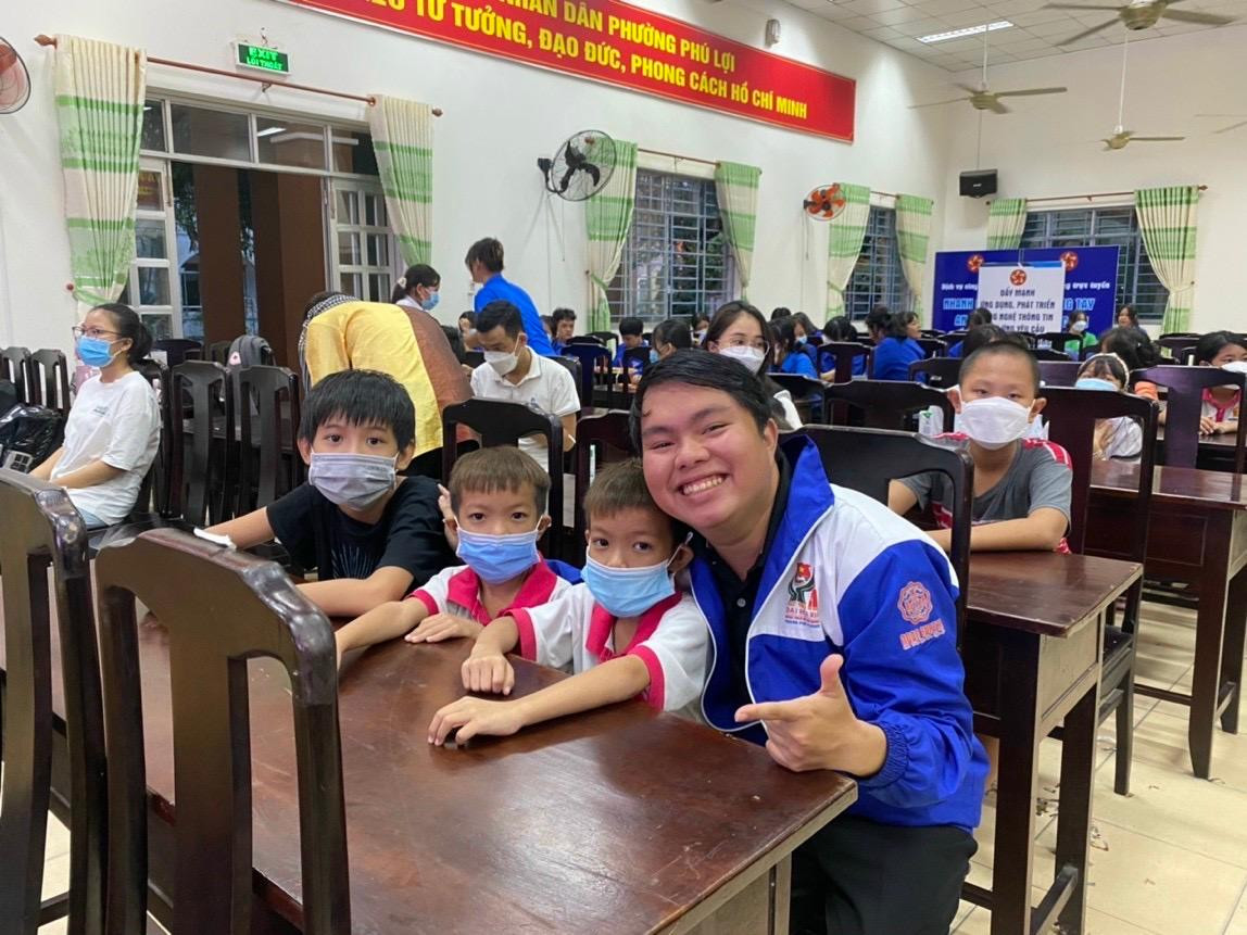 Trương Chấn Sang hiện đang tham gia giảng dạy tại tại Trung tâm hoạt động thanh niên tỉnh Bình Dương Trương Chấn Sang hiện đang tham gia giảng dạy tại tại Trung tâm hoạt động thanh niên tỉnh Bình Dương